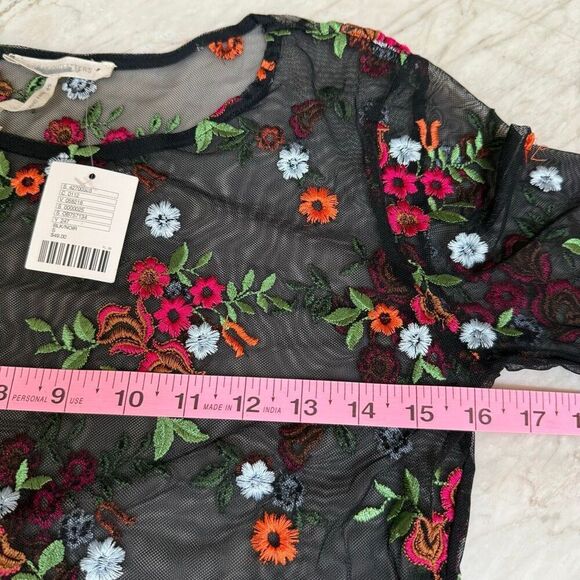 Urban Outfitters Sheer mesh Embroidered Black Floral Crop Top Size S NWT - Picture 8 of 9